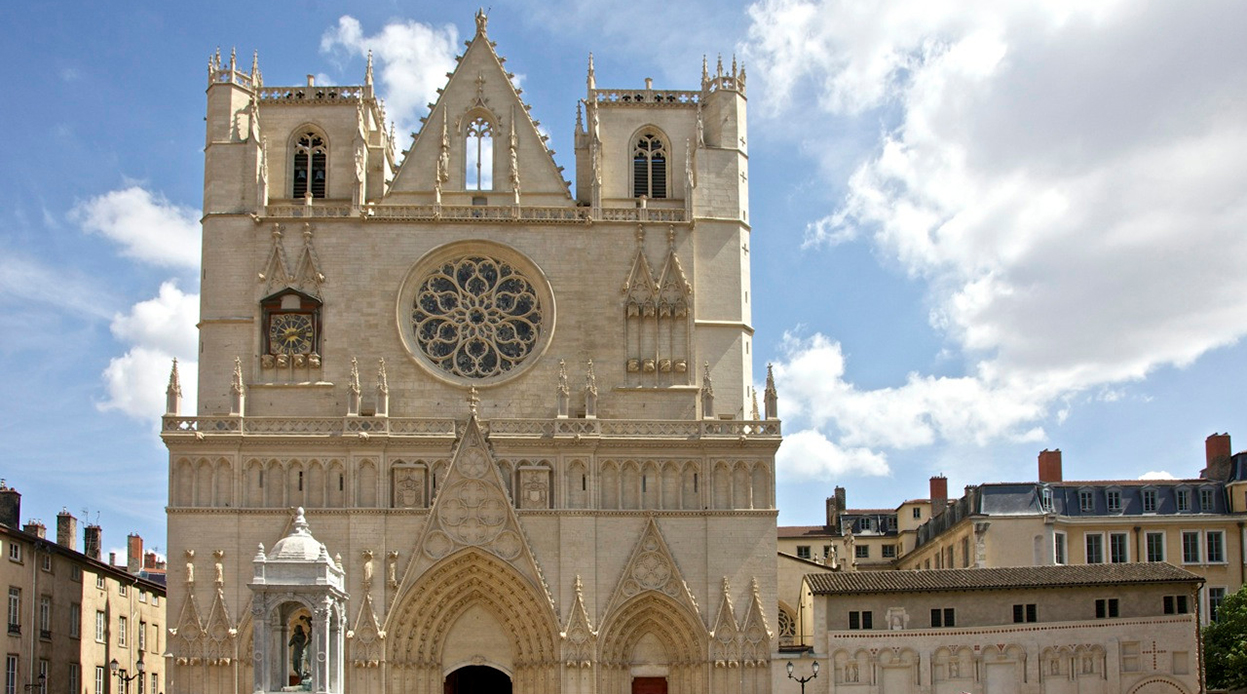 Visite approfondie pour découvrir la cathédrale de Lyon et d’autres merveilles architecturales